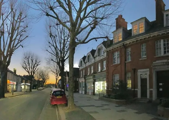 Turing Lodge, Near Hampton Court